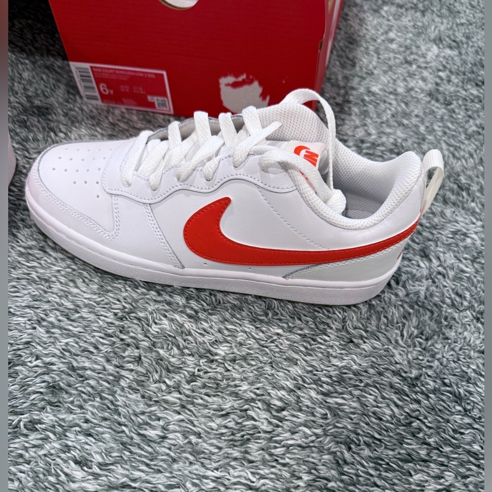 NEW Youth Nike Court Borough Low Sneakers - Picture 3 of 5